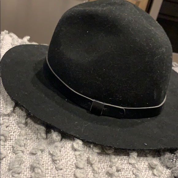 H&M Hat - Picture 5 of 5